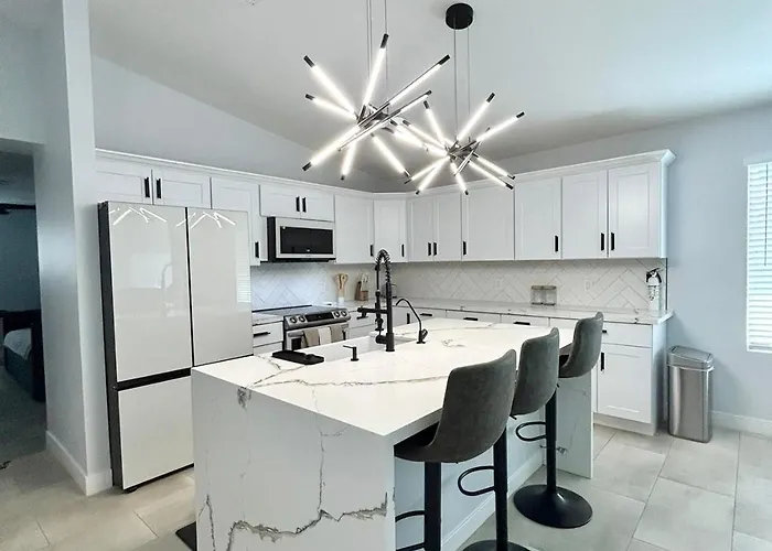Spacious Lux With Garage, Sleeps 12 Guests, * Phoenix