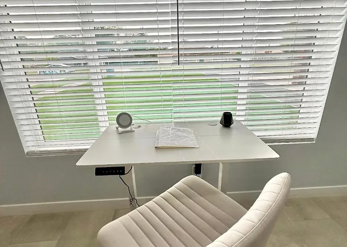 Spacious Lux With Garage, Sleeps 12 Guests, Сasa de vacaciones Phoenix