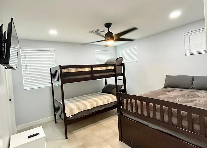 Spacious Lux With Garage, Sleeps 12 Guests, * Phoenix